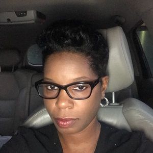 Meet your Posher, Deedra